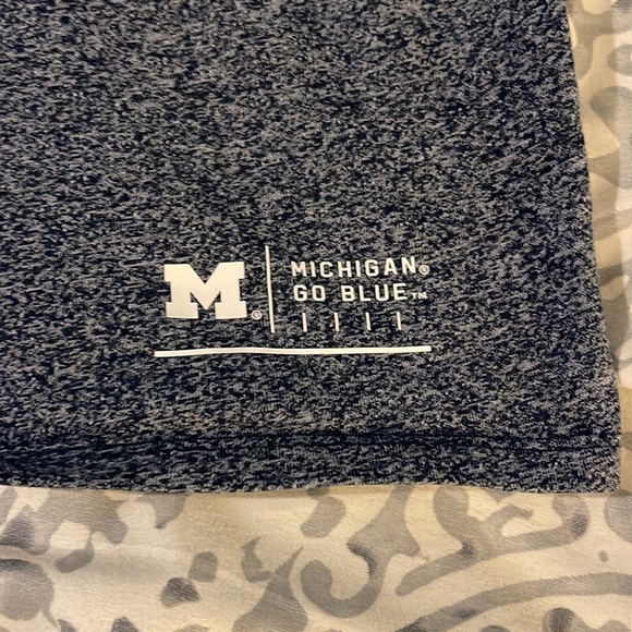Michigan Nike t-shirt. - Picture 2 of 5